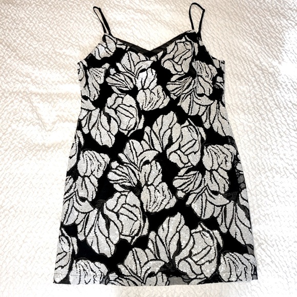 White House Black Market White Sequin Black Dress - Picture 3 of 16